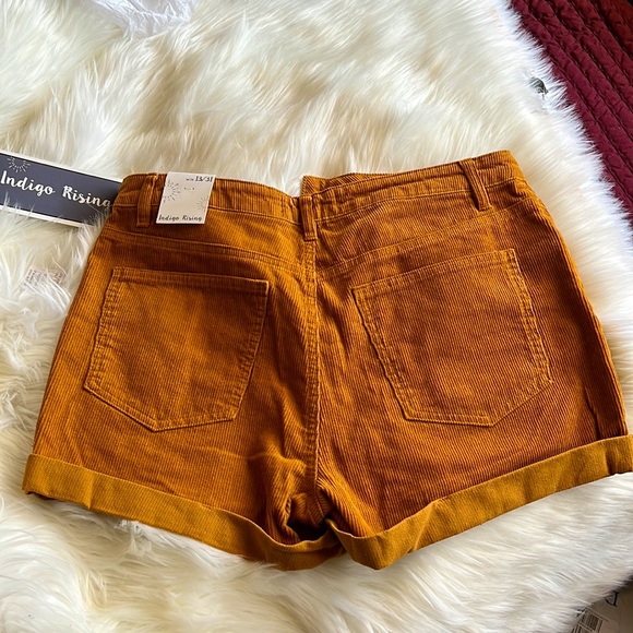 Corduroy Shorts size 13/31 waist Brand New 🔥♥️ - Picture 2 of 3